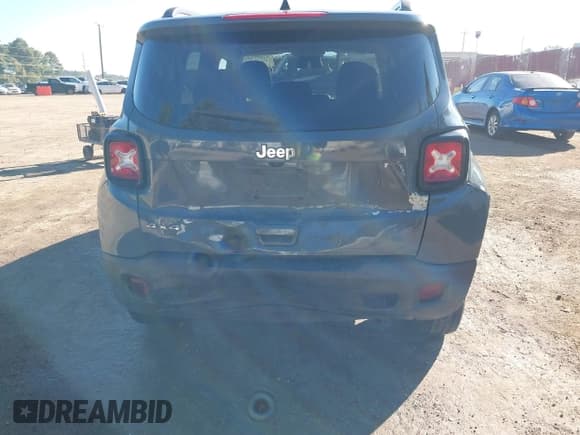 ✅ 2018 Jeep Renegade Upland • VIN: ZACCJBAB8JPH09079 • Lot: 43499957. Wystawiony na IAAI z przebiegiem 66 376 mil. Bezpłatny archiwum sprzedaży aukcyjnych z USA i szczegółowy raport historii pojazdu na DreamBid. Zdjęcie 6.