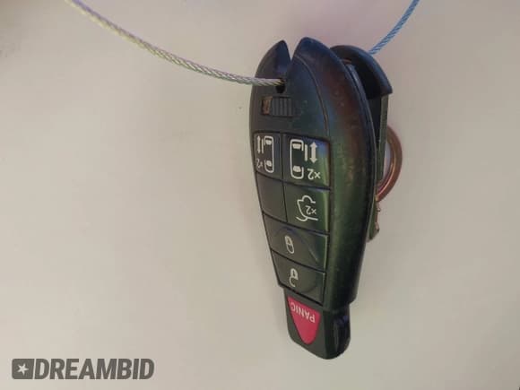 ✅ 2012 Volkswagen Routan SE • VIN: 2C4RVABG6CR393585 • Lot: 43661124. Listed on IAAI with 121,380 mi. Free auction sales archive from the USA and detailed vehicle history report at DreamBid. Image 11.