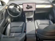 ✅ 2022 Tesla Model Y Long Range • VIN: 7SAYGDEE2NF387480 • Lot: 95581155. Wystawiony na Copart z przebiegiem 45 418 mil. Bezpłatny archiwum sprzedaży aukcyjnych z USA i szczegółowy raport historii pojazdu na DreamBid. Zdjęcie 8.