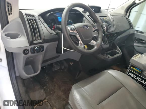 ✅ 2019 Ford Transit • VIN: 1FTYR1YM8KKB63752 • Lot: 63333335. Listed on Copart with 138,554 mi. Free auction sales archive from the USA and detailed vehicle history report at DreamBid. Image 8.