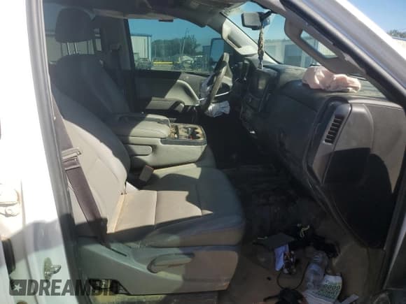 ✅ 2017 Chevrolet Silverado 2500HD Work Truck • VIN: 1GC1KUEY6HF139580 • Lot: 86782275. Wystawiony na Copart z przebiegiem 231 232 mil. Bezpłatny archiwum sprzedaży aukcyjnych z USA i szczegółowy raport historii pojazdu na DreamBid. Zdjęcie 5.