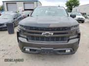 ✅ 2019 Chevrolet Silverado 1500 RST • VIN: 1GCUYEEDXKZ150294 • Lot: 68699964. Wystawiony na Copart z przebiegiem 80 968 mil. Bezpłatny archiwum sprzedaży aukcyjnych z USA i szczegółowy raport historii pojazdu na DreamBid. Zdjęcie 5.