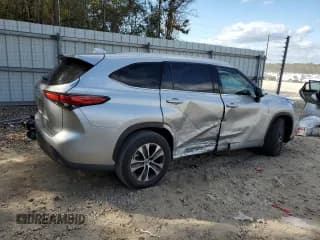 ✅ 2022 Toyota Highlander XLE • VIN: 5TDGZRAH5NS542227 • Lot: 91809615. Listed on Copart with 47,620 mi. Free auction sales archive from the USA and detailed vehicle history report at DreamBid. Image 3.