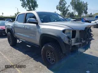 ✅ 2019 Toyota Tacoma SR5 • VIN: 3TMAZ5CN8KM088052 • Lot: 42489340. Wystawiony na IAAI z przebiegiem 97 809 mil. Bezpłatny archiwum sprzedaży aukcyjnych z USA i szczegółowy raport historii pojazdu na DreamBid. Zdjęcie 1.