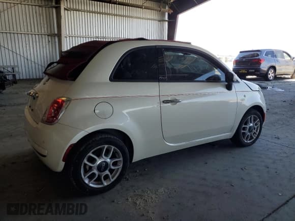 ✅ 2015 FIAT 500 Pop • VIN: 3C3CFFDR2FT501141 • Lot: 70931895. Wystawiony na Copart z przebiegiem 98 690 mil. Bezpłatny archiwum sprzedaży aukcyjnych z USA i szczegółowy raport historii pojazdu na DreamBid. Zdjęcie 3.
