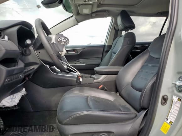 ✅ 2023 Toyota RAV4 XLE Premium • VIN: 2T3C1RFV1PW290434 • Lot: 92096425. Wystawiony na Copart z przebiegiem 44 273 mil. Bezpłatny archiwum sprzedaży aukcyjnych z USA i szczegółowy raport historii pojazdu na DreamBid. Zdjęcie 7.