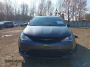 ✅ 2018 Chrysler Pacifica Touring Plus • VIN: 2C4RC1FG1JR204449 • Lot: 43743911. Wystawiony na IAAI z przebiegiem 72 298 mil. Bezpłatny archiwum sprzedaży aukcyjnych z USA i szczegółowy raport historii pojazdu na DreamBid. Zdjęcie 12.