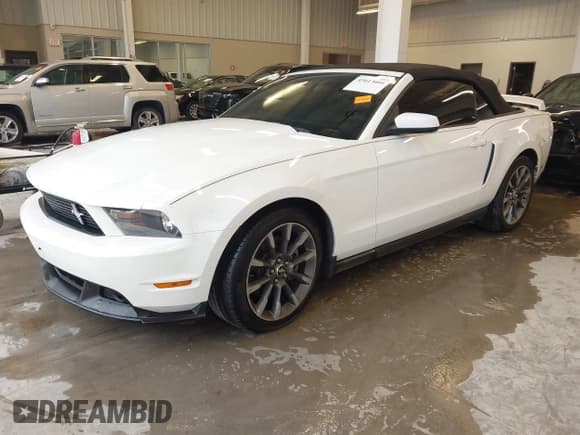✅ 2012 Ford Mustang GT Premium • VIN: 1ZVBP8FF7C5205074 • Лот: 43613601. Опубликован ранее на IAAI с пробегом Не указан. Бесплатный доступ к архиву аукционных продаж из США и подробный отчёт об истории автомобиля на DreamBid. Изображение 2.