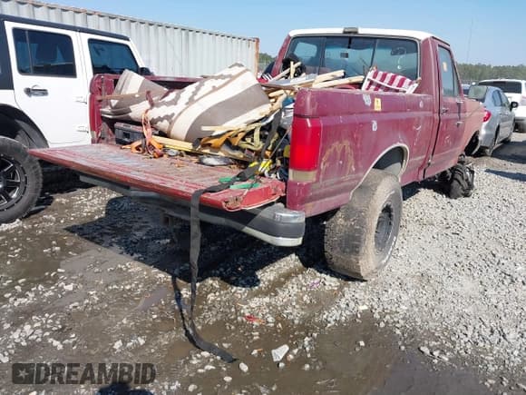 ✅ 1988 Ford F-150 • VIN: 1FTEF14N8JNB51379 • Лот: 41648852. Опубликован ранее на IAAI с пробегом 665 957 миль. Бесплатный доступ к архиву аукционных продаж из США и подробный отчёт об истории автомобиля на DreamBid. Изображение 4.