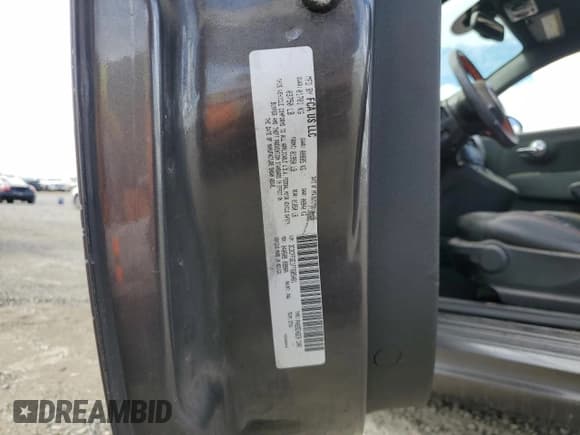 ✅ 2015 FIAT 500e • VIN: 3C3CFFGE1FT685481 • Lot: 81883605. Wystawiony na Copart z przebiegiem 92 275 mil. Bezpłatny archiwum sprzedaży aukcyjnych z USA i szczegółowy raport historii pojazdu na DreamBid. Zdjęcie 12.