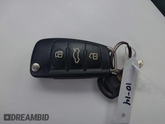 ✅ 2016 Audi S3 Premium Plus • VIN: WAUB1GFF4G1096405 • Lot: 43510317. Wystawiony na IAAI z przebiegiem 64 133 mil. Bezpłatny archiwum sprzedaży aukcyjnych z USA i szczegółowy raport historii pojazdu na DreamBid. Zdjęcie 11.