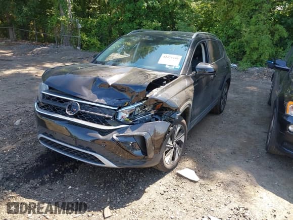 ✅ 2024 Volkswagen Taos SE • VIN: 3VVUX7B27RM089663 • Lot: 42471446. Listed on IAAI with 7,389 mi. Free auction sales archive from the USA and detailed vehicle history report at DreamBid. Image 18.