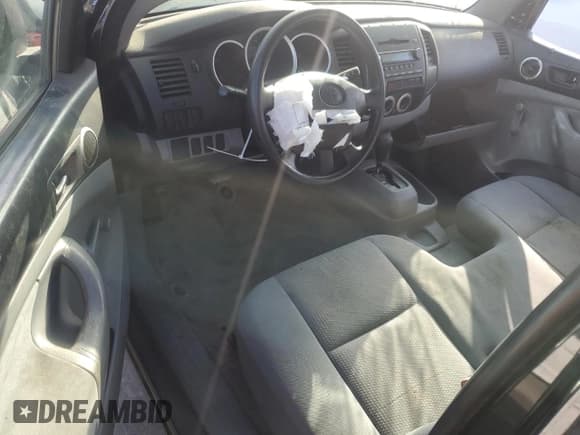 ✅ 2008 Toyota Tacoma • VIN: 5TENX22N98Z560746 • Lot: 90300075. Wystawiony na Copart z przebiegiem 180 374 mil. Bezpłatny archiwum sprzedaży aukcyjnych z USA i szczegółowy raport historii pojazdu na DreamBid. Zdjęcie 8.