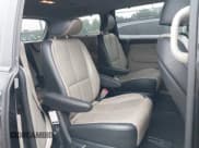 ✅ 2019 Kia Sedona EX • VIN: KNDMB5C12K6493354 • Lot: 42711817. Wystawiony na IAAI z przebiegiem 112 092 mil. Bezpłatny archiwum sprzedaży aukcyjnych z USA i szczegółowy raport historii pojazdu na DreamBid. Zdjęcie 8.