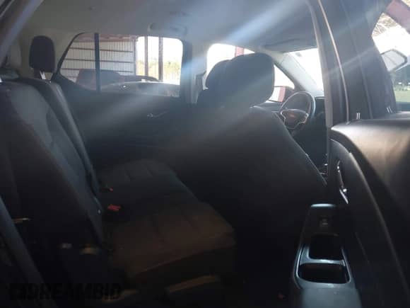 2020 Chevrolet Traverse LS z VIN 1GNEVFKW6LJ170624, wystawiony jako IAAI lot #43375248 z przebiegiem 94 445 mil mil oraz . Historia ofert i sprzedaży dostępna na DreamBid. Obrazek 8.