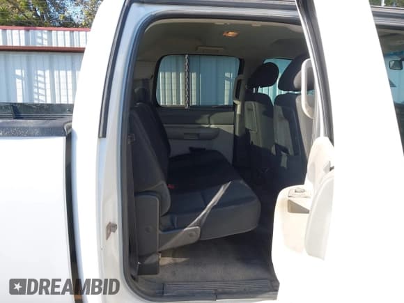 ✅ 2014 Chevrolet Silverado 2500HD Work Truck • VIN: 1GC1CVCG8EF161704 • Лот: 43678631. Опубликован ранее на IAAI с пробегом 264 452 миль. Бесплатный доступ к архиву аукционных продаж из США и подробный отчёт об истории автомобиля на DreamBid. Изображение 8.