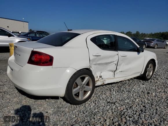 ✅ 2013 Dodge Avenger SE • VIN: 1C3CDZAB1DN534370 • Лот: 72333634. Опубликован ранее на Copart с пробегом 216 562 миль. Бесплатный доступ к архиву аукционных продаж из США и подробный отчёт об истории автомобиля на DreamBid. Изображение 3.