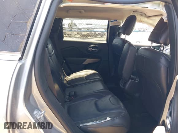 ✅ 2017 Jeep Cherokee Limited • VIN: 1C4PJMDS6HW594035 • Лот: 42252540. Опубликован ранее на IAAI с пробегом 103 233 миль. Бесплатный доступ к архиву аукционных продаж из США и подробный отчёт об истории автомобиля на DreamBid. Изображение 8.