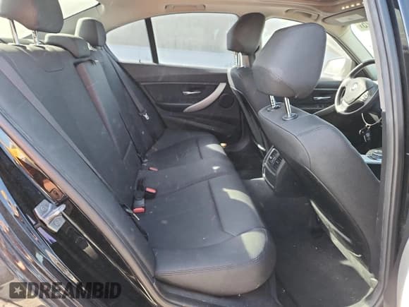 ✅ 2017 BMW 3 Series 320i • VIN: WBA8E1G30HNU18287 • Лот: 83990225. Опубликован ранее на Copart с пробегом 70 793 миль. Бесплатный доступ к архиву аукционных продаж из США и подробный отчёт об истории автомобиля на DreamBid. Изображение 10.