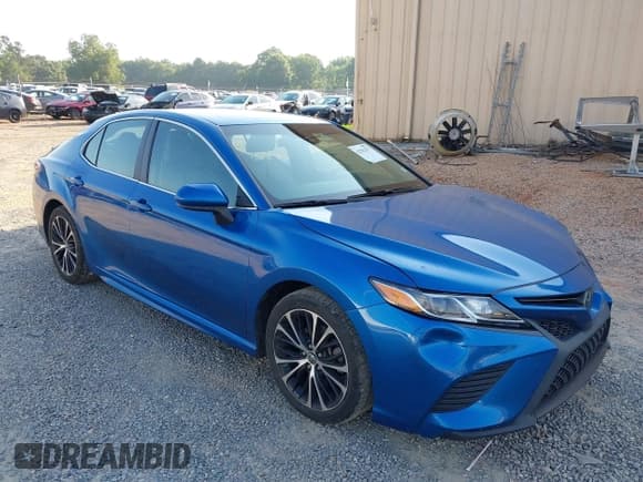 ✅ 2018 Toyota Camry LE • VIN: 4T1B11HK6JU114558 • Lot: 42562277. Listed on IAAI with 137,909 mi. Free auction sales archive from the USA and detailed vehicle history report at DreamBid. Image 1.