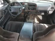 ✅ 2000 Dodge Dakota Sport • VIN: 1B7HG2AZ4YS710316 • Lot: 51082985. Wystawiony na Copart z przebiegiem 212 932 mil. Bezpłatny archiwum sprzedaży aukcyjnych z USA i szczegółowy raport historii pojazdu na DreamBid. Zdjęcie 8.