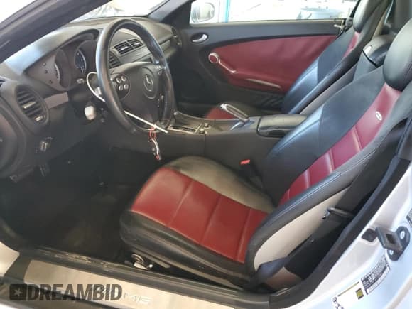 ✅ 2006 Mercedes-Benz SLK 55 AMG • VIN: WDBWK73F16F120908 • Лот: 86287825. Опубликован ранее на Copart с пробегом 122 087 миль. Бесплатный доступ к архиву аукционных продаж из США и подробный отчёт об истории автомобиля на DreamBid. Изображение 7.