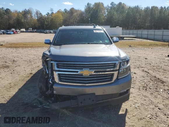 ✅ 2019 Chevrolet Suburban Premier • VIN: 1GNSKJKJ3KR291615 • Lot: 90142665. Wystawiony na Copart z przebiegiem 130 860 mil. Bezpłatny archiwum sprzedaży aukcyjnych z USA i szczegółowy raport historii pojazdu na DreamBid. Zdjęcie 5.