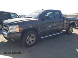 2011 Chevrolet Silverado 1500 LT z VIN 1GCRCSEA1BZ217437, wystawiony jako Copart lot #42629445 z przebiegiem 142 238 mil mil oraz Szkoda całkowita • Salvage title. Historia ofert i sprzedaży dostępna na DreamBid. Obrazek 1.