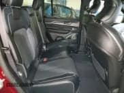 ✅ 2023 Jeep Grand Cherokee Overland • VIN: 1C4RJYD63P8788205 • Lot: 43229635. Wystawiony na Copart z przebiegiem 3 611 mil. Bezpłatny archiwum sprzedaży aukcyjnych z USA i szczegółowy raport historii pojazdu na DreamBid. Zdjęcie 11.