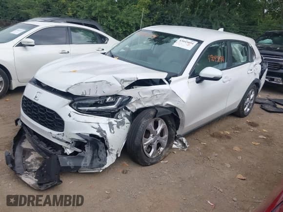 ✅ 2024 Honda HR-V LX • VIN: 3CZRZ2H35RM771808 • Lot: 43045094. Listed on IAAI with 13,817 mi. Free auction sales archive from the USA and detailed vehicle history report at DreamBid. Image 2.