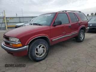 1998 Chevrolet Blazer LT with VIN 1GNDT13W1W2261382, listed as a Copart auction lot 80436974 with 145,348 mi miles and Salvage title. Bid and sale history available at DreamBid. Image 1.