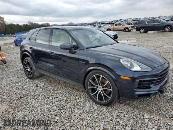 ✅ 2021 Porsche Cayenne E-Hybrid • VIN: WP1AE2AY2MDA24237 • Lot: 84265914. Wystawiony na Copart z przebiegiem 41 987 mil. Bezpłatny archiwum sprzedaży aukcyjnych z USA i szczegółowy raport historii pojazdu na DreamBid. Zdjęcie 4.
