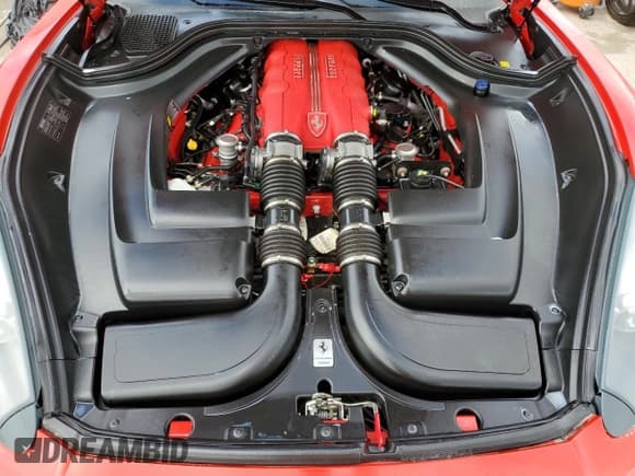 ✅ 2014 Ferrari California • VIN: ZFF65TJA3E0196898 • Lot: 74082304. Wystawiony na Copart z przebiegiem 15 451 mil. Bezpłatny archiwum sprzedaży aukcyjnych z USA i szczegółowy raport historii pojazdu na DreamBid. Zdjęcie 11.