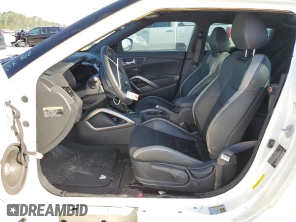 ✅ 2016 Hyundai Veloster Turbo • VIN: KMHTC6AE3GU300888 • Lot: 71085234. Wystawiony na Copart z przebiegiem 52 836 mil. Bezpłatny archiwum sprzedaży aukcyjnych z USA i szczegółowy raport historii pojazdu na DreamBid. Zdjęcie 7.