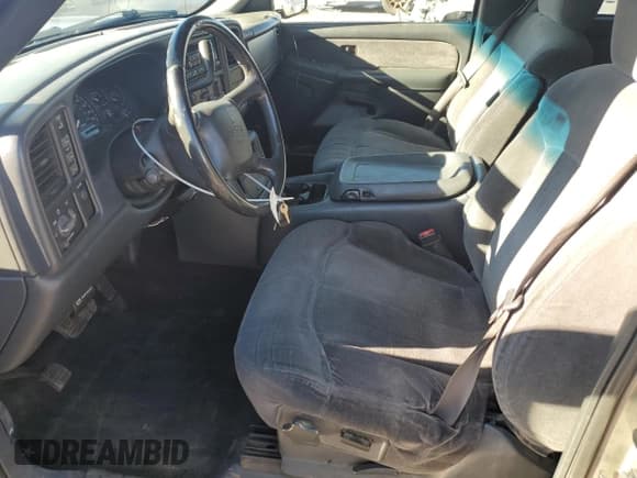 ✅ 2002 Chevrolet Silverado 2500HD LS • VIN: 1GCHK29122E196419 • Lot: 83060584. Wystawiony na Copart z przebiegiem 210 192 mil. Bezpłatny archiwum sprzedaży aukcyjnych z USA i szczegółowy raport historii pojazdu na DreamBid. Zdjęcie 7.