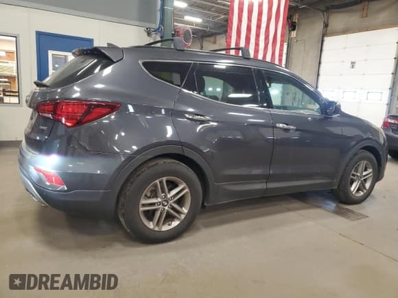 ✅ 2017 Hyundai Santa Fe 2.4L • VIN: 5XYZU3LB6HG494302 • Лот: 86087915. Опубликован ранее на Copart с пробегом 30 379 миль. Бесплатный доступ к архиву аукционных продаж из США и подробный отчёт об истории автомобиля на DreamBid. Изображение 3.
