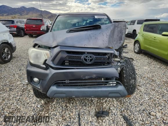 ✅ 2012 Toyota Tacoma • VIN: 3TMLU4EN3CM101693 • Lot: 86683345. Listed on Copart with 168,266 mi. Free auction sales archive from the USA and detailed vehicle history report at DreamBid. Image 5.