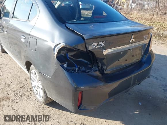 ✅ 2024 Mitsubishi Mirage ES • VIN: ML32FUFJ4RHF07678 • Lot: 42103797. Wystawiony na IAAI z przebiegiem 12 141 mil. Bezpłatny archiwum sprzedaży aukcyjnych z USA i szczegółowy raport historii pojazdu na DreamBid. Zdjęcie 6.