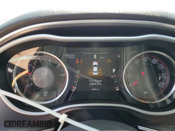 ✅ 2018 Dodge Challenger SXT Plus • VIN: 2C3CDZAG3JH258841 • Lot: 61725023. Wystawiony na Copart z przebiegiem 40 405 mil. Bezpłatny archiwum sprzedaży aukcyjnych z USA i szczegółowy raport historii pojazdu na DreamBid. Zdjęcie 9.