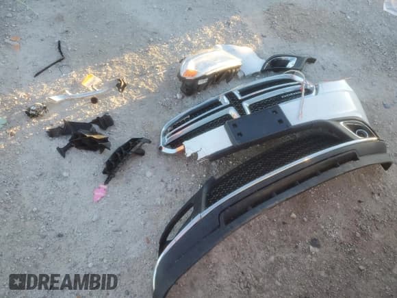 ✅ 2018 Dodge Durango SXT • VIN: 1C4RDJAG6JC198435 • Лот: 86594855. Опубликован ранее на Copart с пробегом 165 847 миль. Бесплатный доступ к архиву аукционных продаж из США и подробный отчёт об истории автомобиля на DreamBid. Изображение 13.