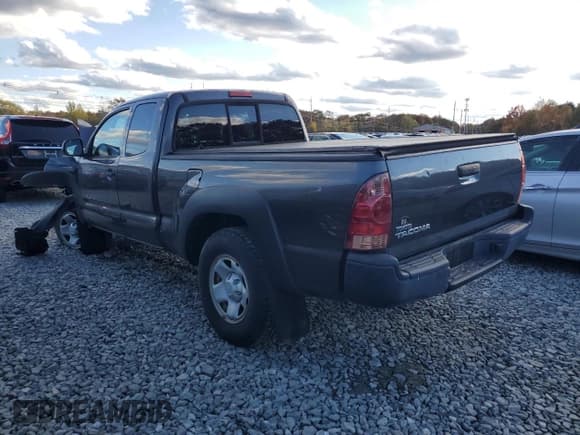 ✅ 2015 Toyota Tacoma • VIN: 5TFUX4EN2FX037141 • Lot: 82711815. Listed on Copart with 51,124 mi. Free auction sales archive from the USA and detailed vehicle history report at DreamBid. Image 2.