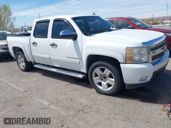 ✅ 2007 Chevrolet Silverado 1500 1LT • VIN: 3GCEC13J97G505483 • Lot: 41911656. Wystawiony na IAAI z przebiegiem 144 415 mil. Bezpłatny archiwum sprzedaży aukcyjnych z USA i szczegółowy raport historii pojazdu na DreamBid. Zdjęcie 1.