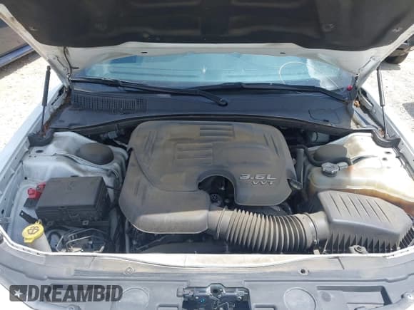 ✅ 2021 Chrysler 300 S • VIN: 2C3CCABG5MH634303 • Lot: 42794120. Listed on IAAI with 94,597 mi. Free auction sales archive from the USA and detailed vehicle history report at DreamBid. Image 10.