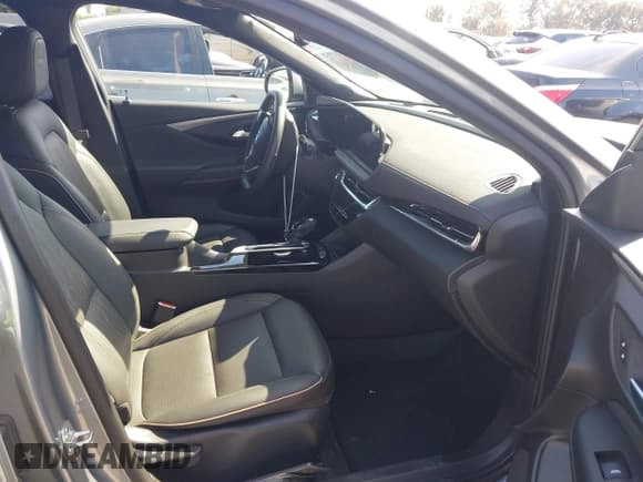 ✅ 2024 Buick Envista Avenir • VIN: KL47LCE27RB186519 • Lot: 43066284. Wystawiony na IAAI z przebiegiem 12 136 mil. Bezpłatny archiwum sprzedaży aukcyjnych z USA i szczegółowy raport historii pojazdu na DreamBid. Zdjęcie 5.