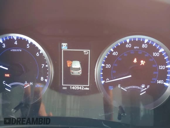 ✅ 2019 Toyota Highlander LE • VIN: 5TDZZRFH4KS314426 • Лот: 43681932. Опубликован ранее на IAAI с пробегом 140 942 миль. Бесплатный доступ к архиву аукционных продаж из США и подробный отчёт об истории автомобиля на DreamBid. Изображение 7.