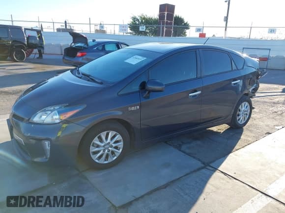 ✅ 2015 Toyota Prius • VIN: JTDKN3DP8F3074504 • Лот: 43481833. Опубликован ранее на IAAI с пробегом 177 870 миль. Бесплатный доступ к архиву аукционных продаж из США и подробный отчёт об истории автомобиля на DreamBid. Изображение 17.