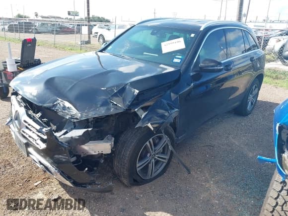 ✅ 2020 Mercedes-Benz GLC 300 • VIN: WDC0G8DBXLF727678 • Lot: 42599106. Wystawiony na IAAI z przebiegiem Nie podano. Bezpłatny archiwum sprzedaży aukcyjnych z USA i szczegółowy raport historii pojazdu na DreamBid. Zdjęcie 2.