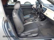 ✅ 2019 Volkswagen Beetle S • VIN: 3VW5DAAT1KM505762 • Lot: 42636158. Wystawiony na IAAI z przebiegiem 29 900 mil. Bezpłatny archiwum sprzedaży aukcyjnych z USA i szczegółowy raport historii pojazdu na DreamBid. Zdjęcie 5.