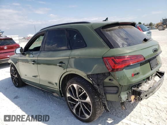 ✅ 2022 Audi SQ5 Premium Plus • VIN: WA1B4AFY6N2039424 • Лот: 46336463. Опубликован ранее на Copart с пробегом 14 877 миль. Бесплатный доступ к архиву аукционных продаж из США и подробный отчёт об истории автомобиля на DreamBid. Изображение 2.