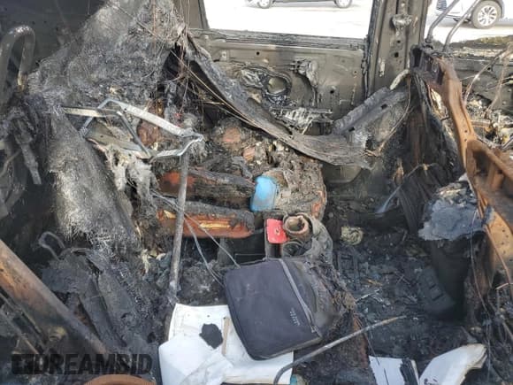 ✅ 2023 Toyota Highlander Hybrid Platinum • VIN: 5TDFARAH4PS017407 • Lot: 86089374. Listed on Copart with Not provided. Free auction sales archive from the USA and detailed vehicle history report at DreamBid. Image 11.